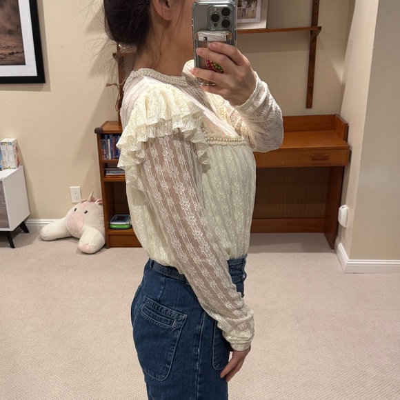 NWT Cream Lace Top With Pearl Trim - Picture 4 of 14